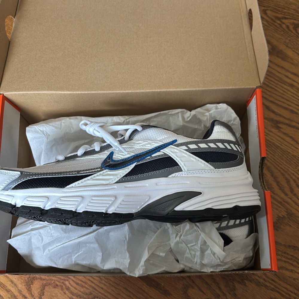 Men’s Nike Initiator White Gray Blue Running Shoe Sneaker New in Box
